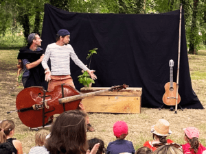 Capitaine Pigouille, spectacle jeune public avec musique et marionnettes.