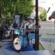 Les 3 Zèbres en concert sur la place de l'église de Magné (79).