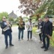 Le quintet Nous c'est New jouant leur musique sur le marché dominical de Verruyes (79).