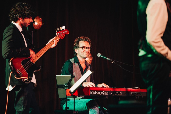 Le groupe The Kitchen Groovers en concert sur scène à Pompaire (79).